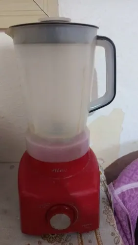 Vende se um liquidificador