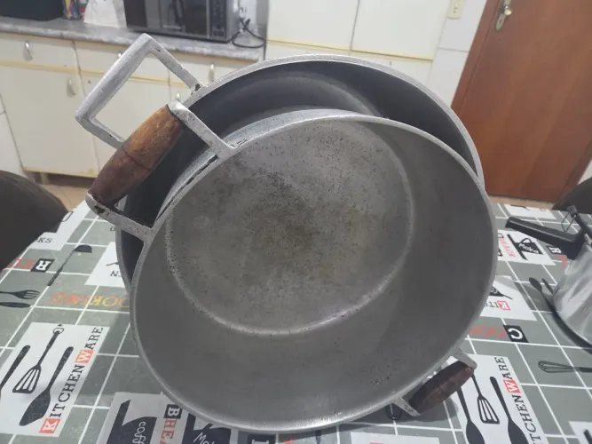 Duas Caçarola Industrial