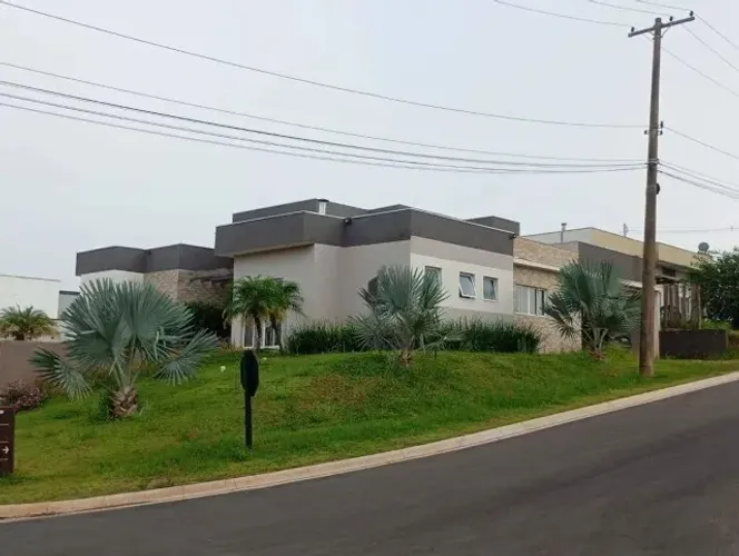 Casa Térrea com 4 quartos, Piscina e Área Gourmet no Ninho Verde II