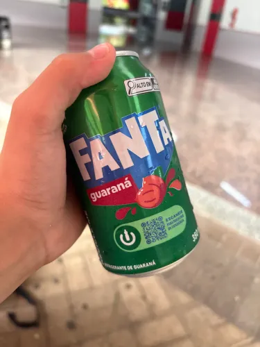 Vendo latinha de Fanta 