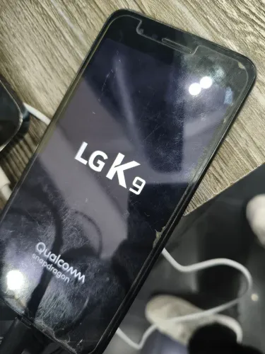 LG K9 quebrado liga mas está ruim 
