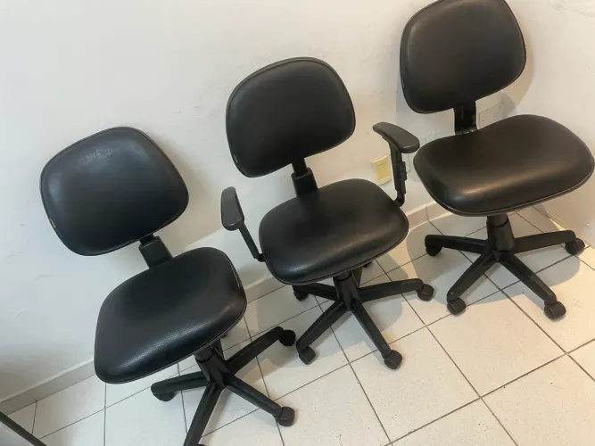 VENDO COM URGÊNCIA: Cadeiras de Escritório Giratórias - Com e Sem Braço