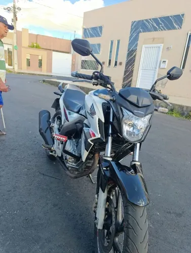 Vendo ou Troco: CB Twister 250 Ano 2019