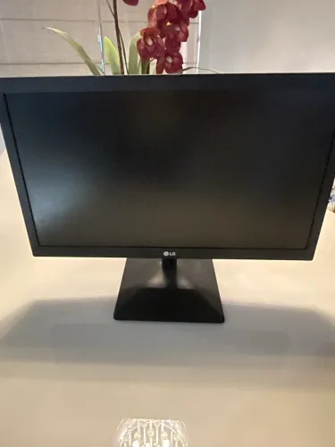 Vendo monitor LG 