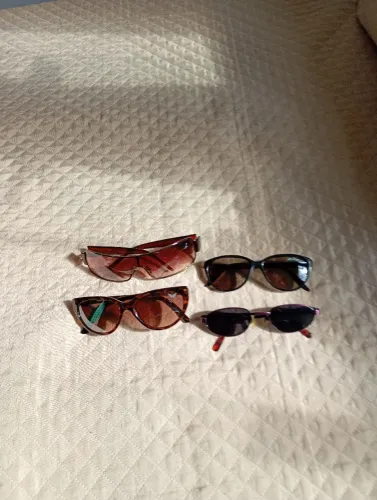 Vendo óculos de sol unisex
