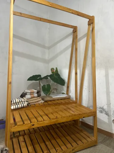 Arara espositora de roupas