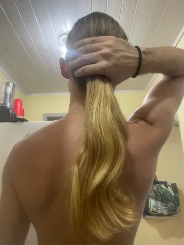 Vendo 30 cm cabelo loiro virgem! Aceito propostas