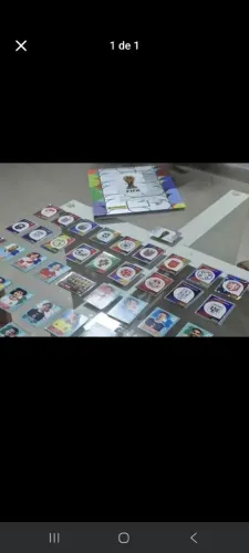 Vendo Álbum Capa Dura Prata 2026 Com 681 Figurinhas coladas Faltando 313 Para Completar