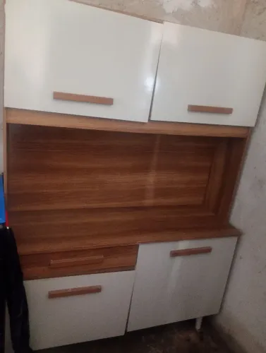 Armário de cozinha semi-novo 