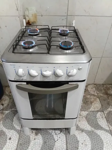 Vende-se Fogão