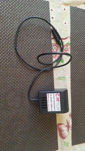 Fonte chaveada Bivolt para mesas de som Behringer modelo Xenyx