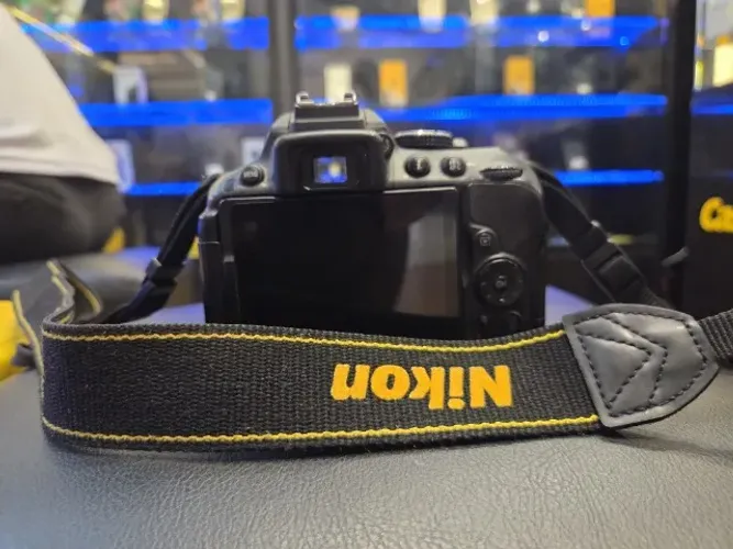 Vende-se câmera Nikon D5300