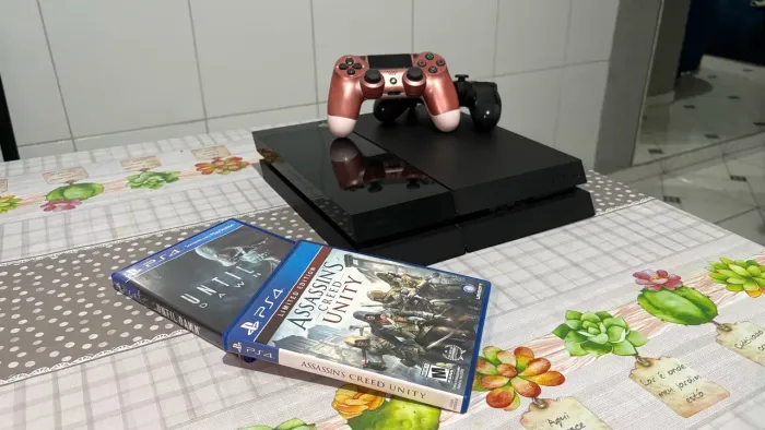 Playstation 4 com 2 Jogos
