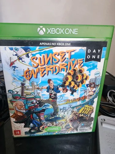 Jogo para Xbox one mídia física usado Sunset Overdrive funcionando perfeitamente