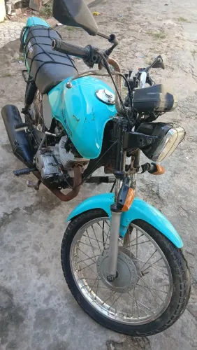 Vendo moto boa de leilão funcionando leia o anúncio