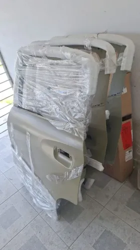 Porta traseira esquerda Citroën C3 23/26