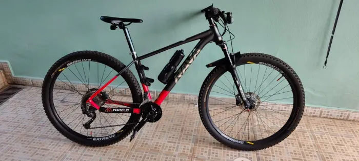 Mountain bike rava 3/9 Shimano aro 29 tamanho 17 suspensão suntour