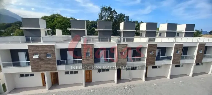 VENDE-SE | TRIPLEX EM CONDOMÍNIO FECHADO | MASSAGUAÇU.