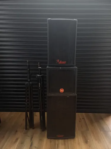 Vendo kit cxs de som Leacs