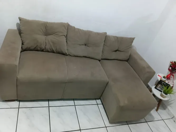 Vende -se esse sofá está todo bom interessados é só falar no privado 