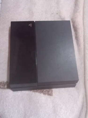 ""Vendo ps4""com defeito!!