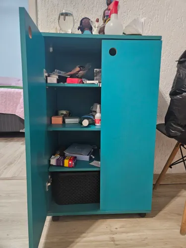 ARMÁRIO/CRIADO azul tiffany com rodinhas