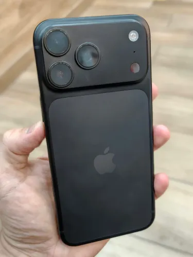 18 pro Max 256GB preto 
