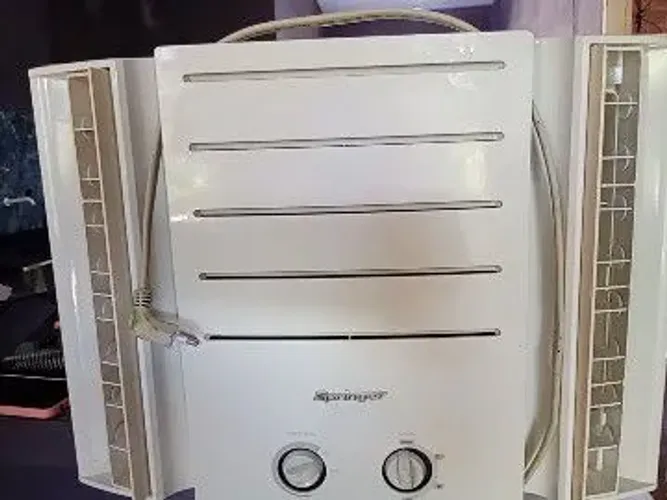 Ar condicionado Springer 7500 btus energia 110 volts gelando bem r$420