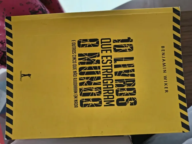 LIVRO 10 LIVROS QUE ESTRAGARAM O MUNDO