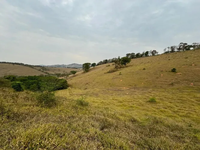 VENDA  Sítio de 21.3 hectares com casa em Carmo de Minas!!!