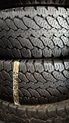 Pneus 225/70/17 marca Goodyear