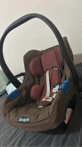 Bebê conforto borigotto