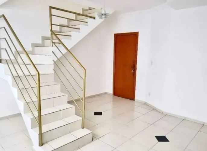 COBERTURA À VENDA NO BAIRRO CASTELO!!