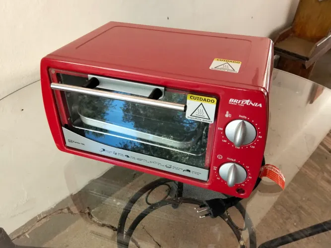 Forno elétrico britânia 10L muito novo