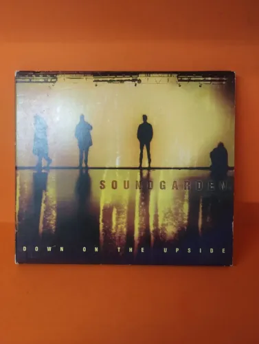 Cd Soundgarden down on the upside