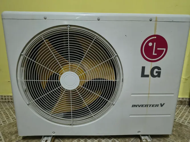 condensadora inverter V LG 22000 BTU modelo USUQ242CSG3