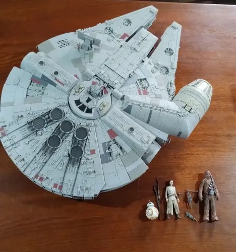 Nave Millenium falcon Hasbro 2015