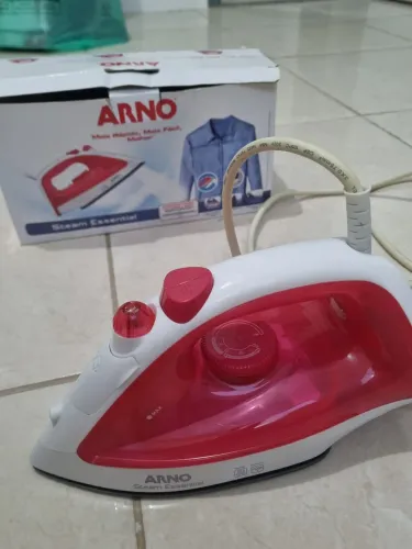 Vende-se Ferro De Passar Arno