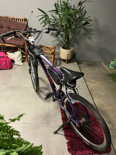 Bicicleta aro 26 raio roxa zerada