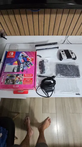 Nintendo swcht OLED 4 meses uso na garantia 