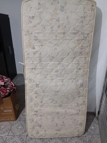 Vendo colchão de solteiro os dois juntos