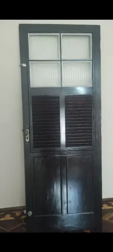Linda porta maciça