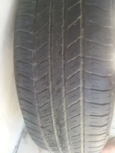 Pneu Bridgestone Dueler HT 265/65 R17 usado 