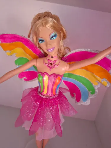 Barbie Elina Magia do Arco-íris