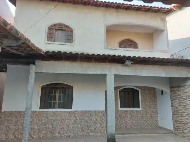 Imóvel para venda possui 280 metros quadrados com 5 quartos em Centro (Manilha) - Itaboraí