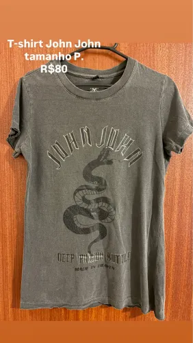 T-shirt John John tamanho P
