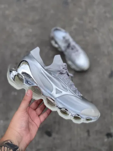 Tênis Mizuno Sorayama Prata 41/42