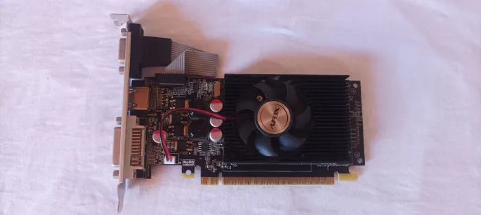 Placa de vídeo GT 610 ddr3 2gb