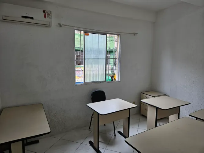 SALA COMERCIAL 12 M2 - FRENTE DE RUA - COMPLETA COM MESAS E CADEIRAS 