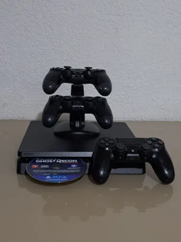 Ps4 Slim 1TB com 3 Controles